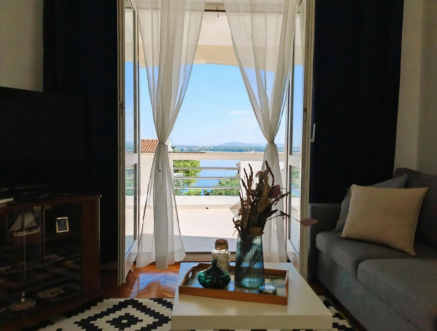 Island Retreat Hotel Tkon 0*,  Croatia