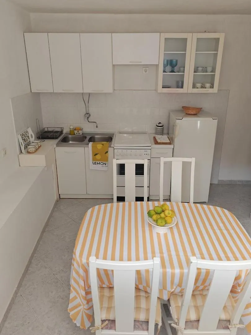Guest house Island Retreat Hotel Tkon Croatia